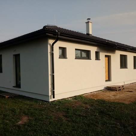 Moderný montovaný bungalov