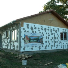 Montovaný dom v priebehu výstavby