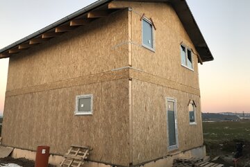 Priebeh výstavby montovaného rodinného domu v Kováčovej